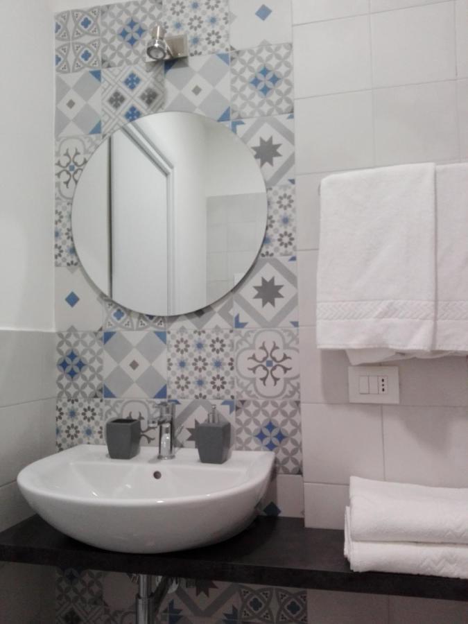 Domus Crescenzio - Guest House Рим Номер фото