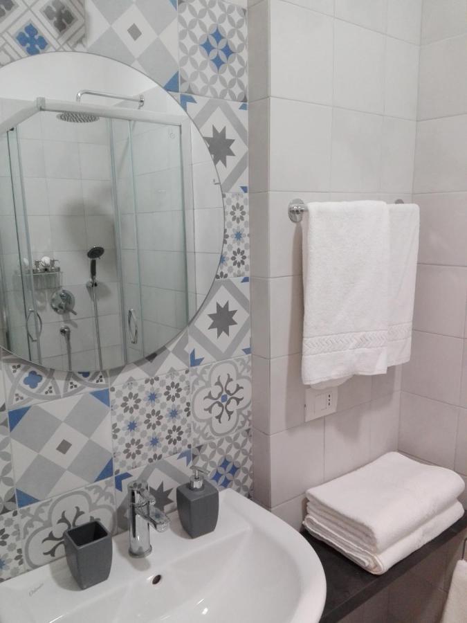 Domus Crescenzio - Guest House Рим Номер фото
